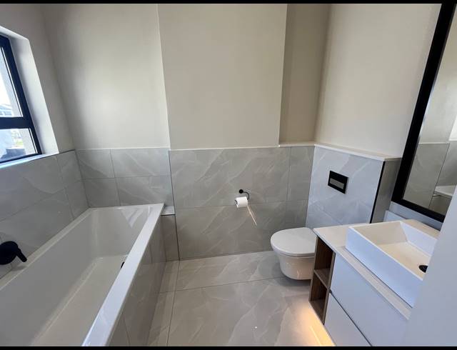 3 BEDROOM HOUSE FOR SALE IN SANDOWN